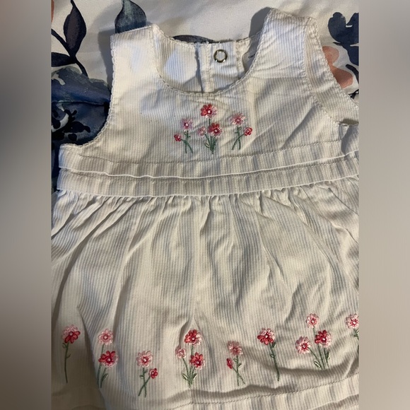 Carter’s dress with diaper cover, bloomers, size 3 months, white, pink flowers - Picture 2 of 5